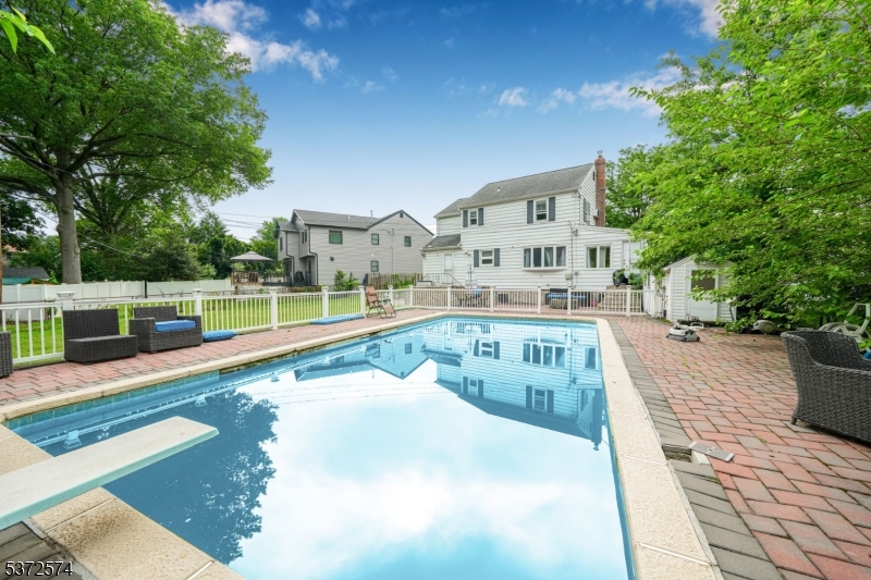 1893 Arbor Ln