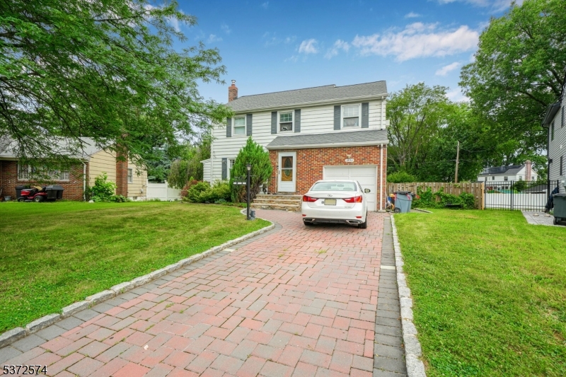 1893 Arbor Ln