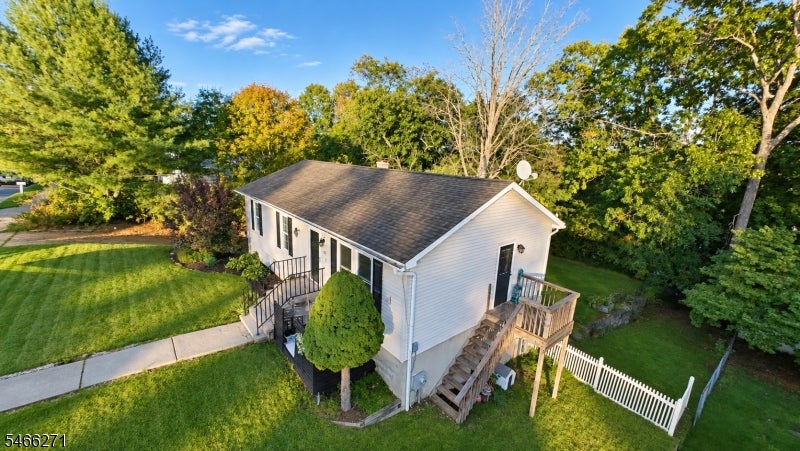 27 Birch Dr