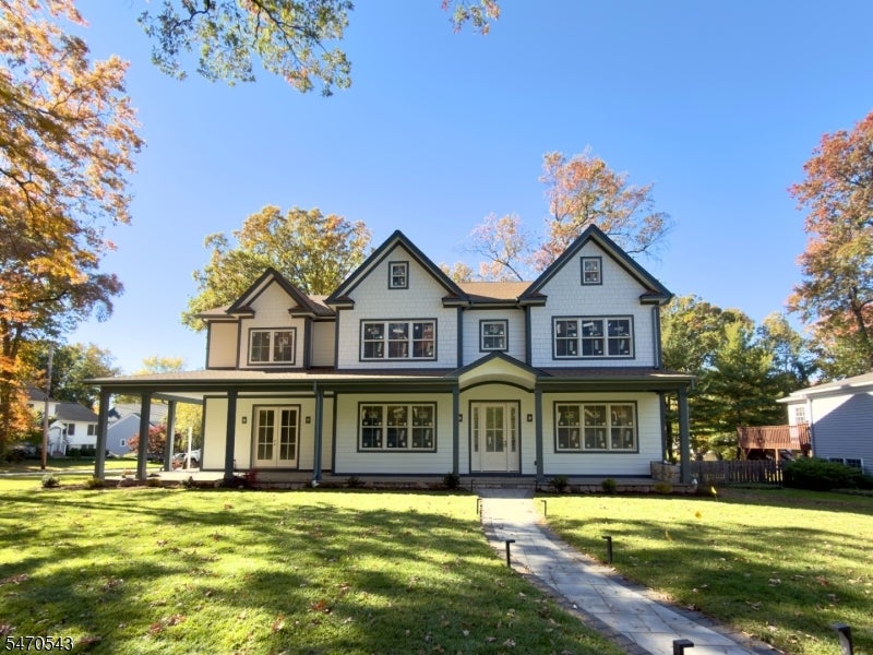 176 Woodland Ave