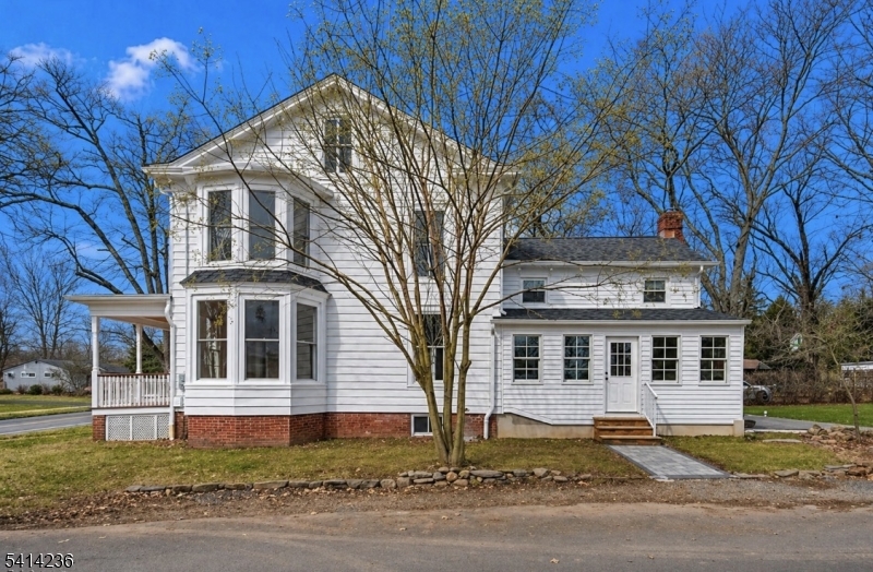 23 Amwell Rd