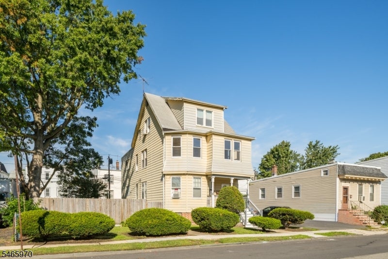 93 Telford St