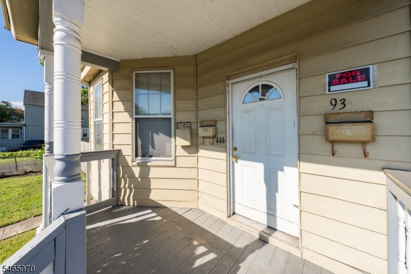 93 Telford St