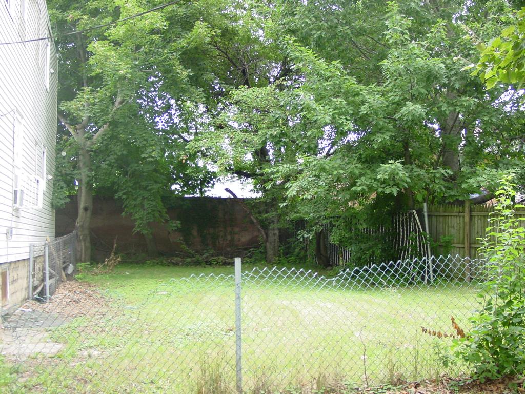 43 Bloomfield Ave