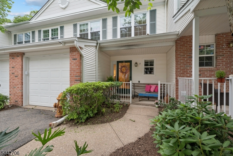 19 Maple Ln