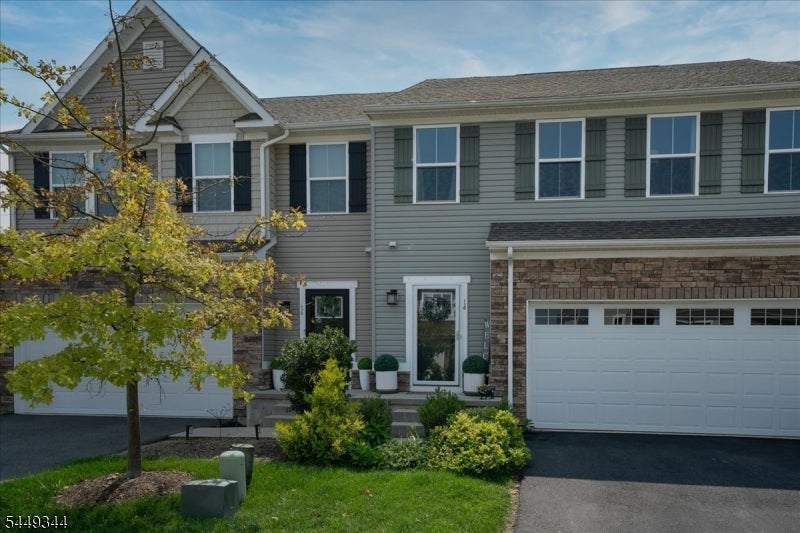 14 Cypress Ln