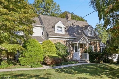 Photo of 442 Rifle Camp Rd, Woodland Park, NJ 07424 (MLS # 3993441)