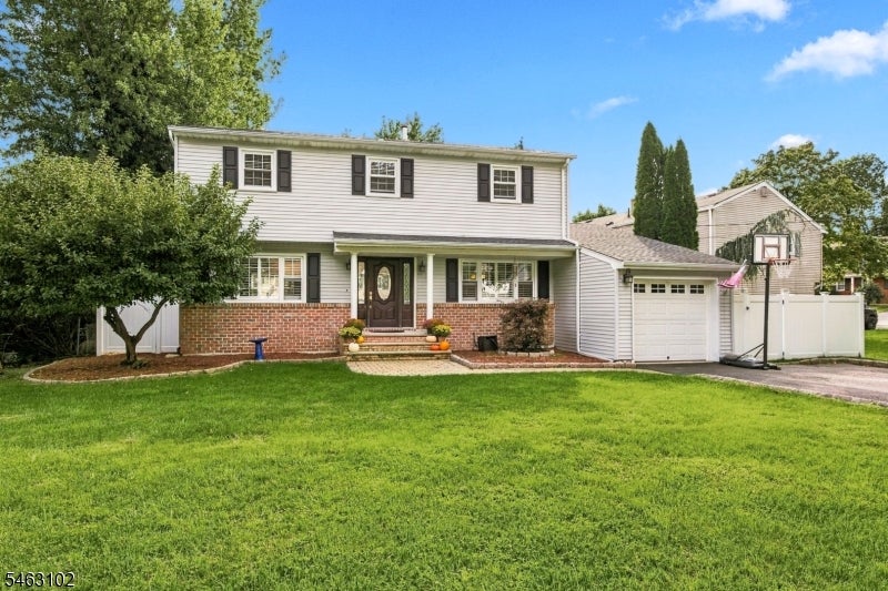 42 Circle Dr