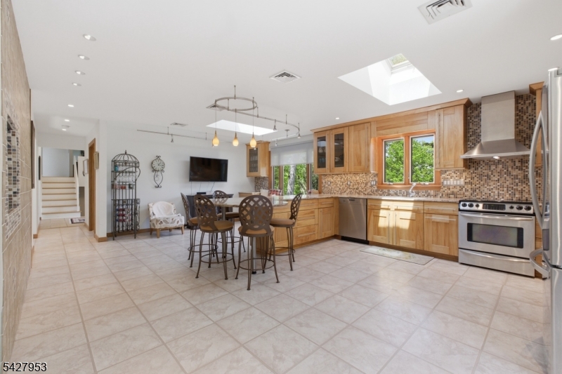 123 Old Clinton Rd