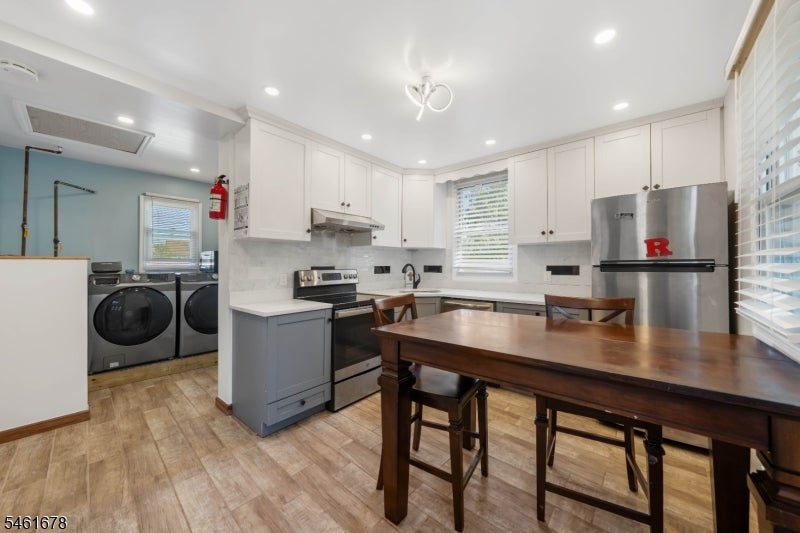 166 Victor St Unit 2
