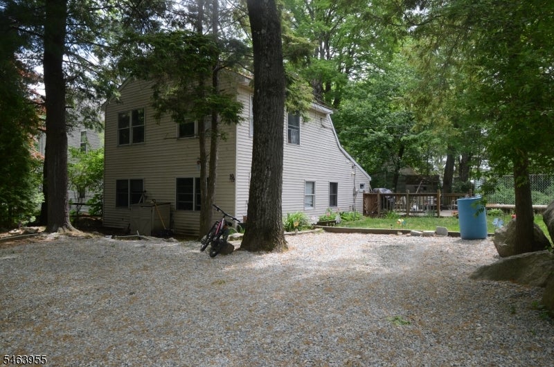10 Allaire Rd