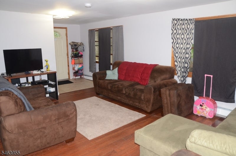 10 Allaire Rd