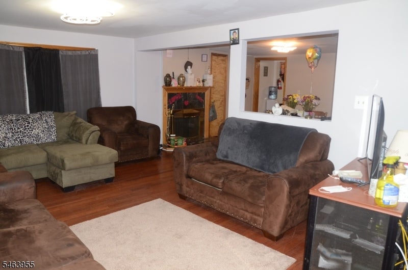 10 Allaire Rd