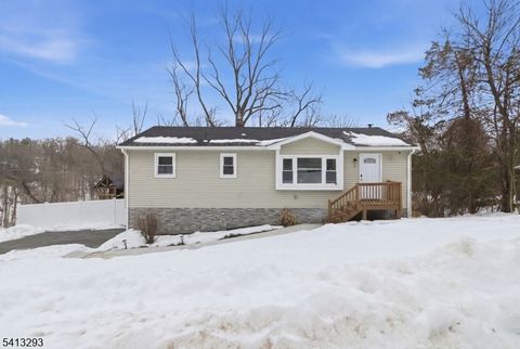 3 Gardenia Rd Vernon Twp. NJ 07418