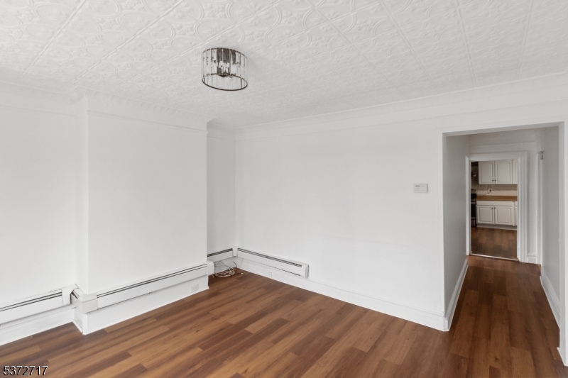 11 Joyce St