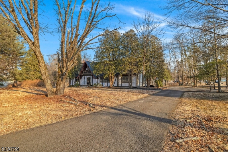 2 Twinbrooks Trail