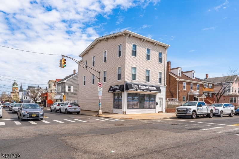 261-263 Elizabeth Ave