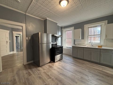 Photo of 524 E Jersey St #2L, Elizabeth, NJ 07206 (MLS # 3994512)
