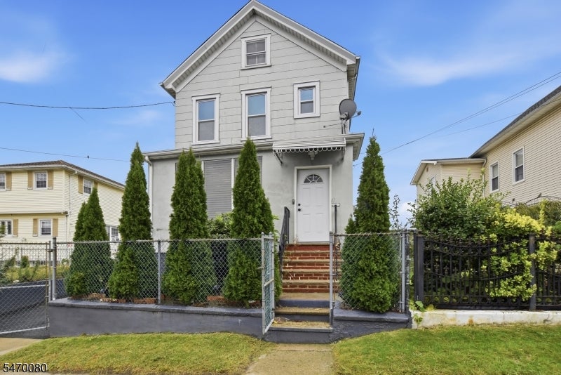 47 Durant Ave