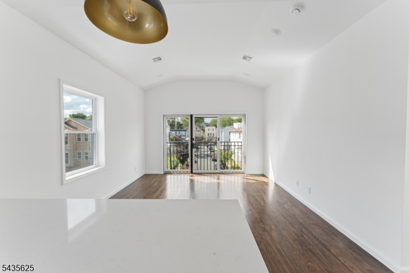 910 Bergen St 2