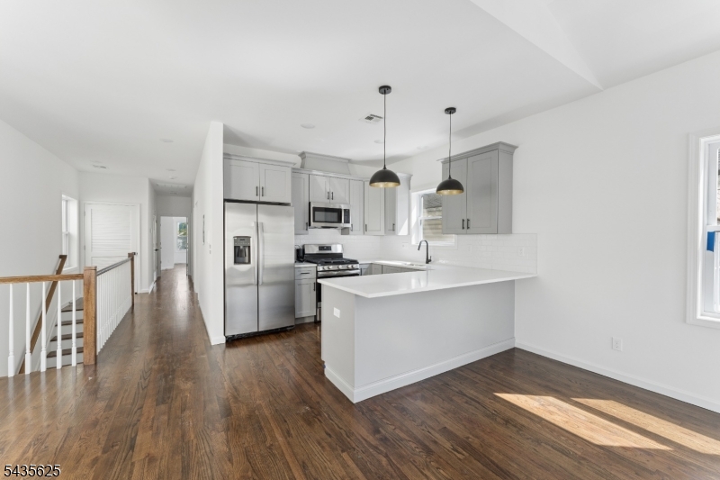 910 Bergen St 2