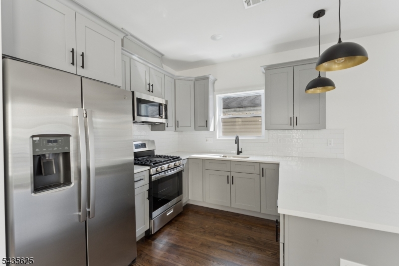 910 Bergen St 2