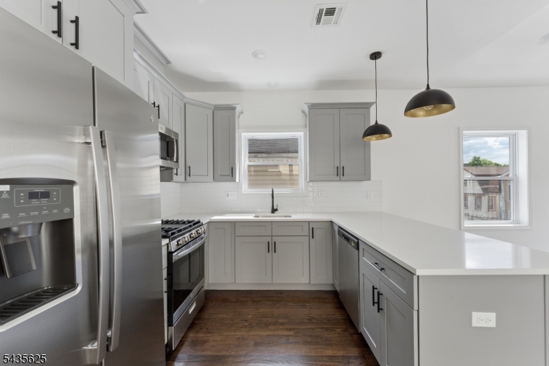 910 Bergen St 2