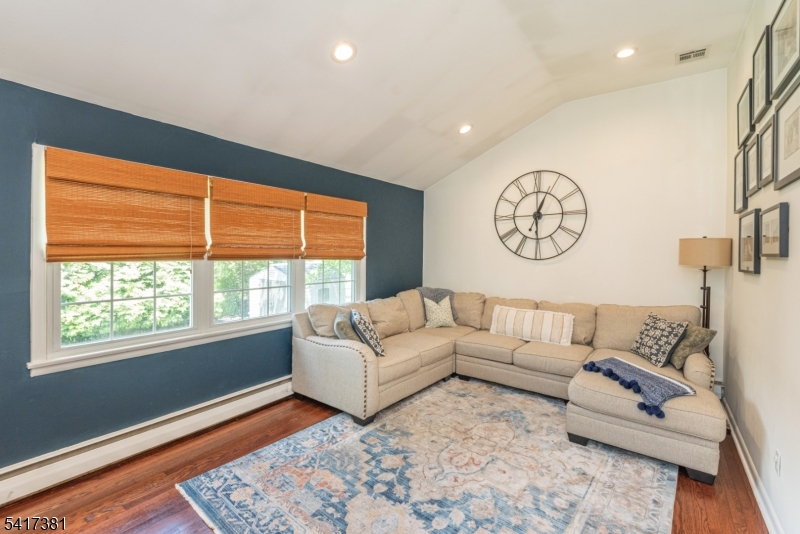 145 Elm St