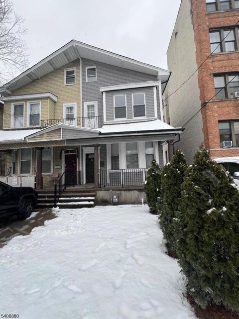 16 Sayre St Elizabeth City NJ 07208