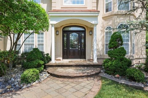 Photo of 23 Valley Wood Dr, Franklin, NJ 08873 (MLS # 3993900)