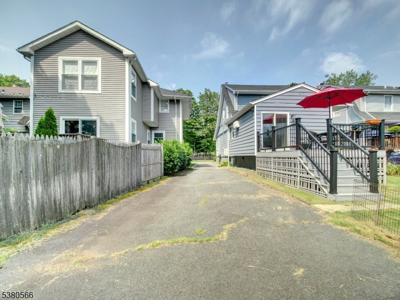415 Orange Rd
