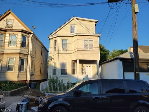 172 9Th St Passaic City NJ 07055