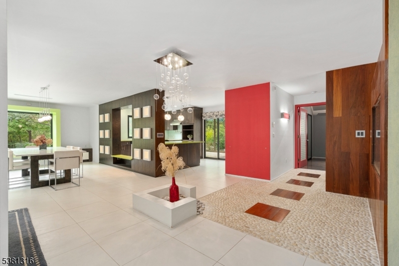 329 Glen Rd
