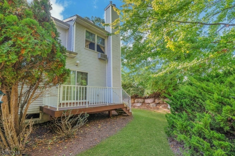 84 Emily Pl