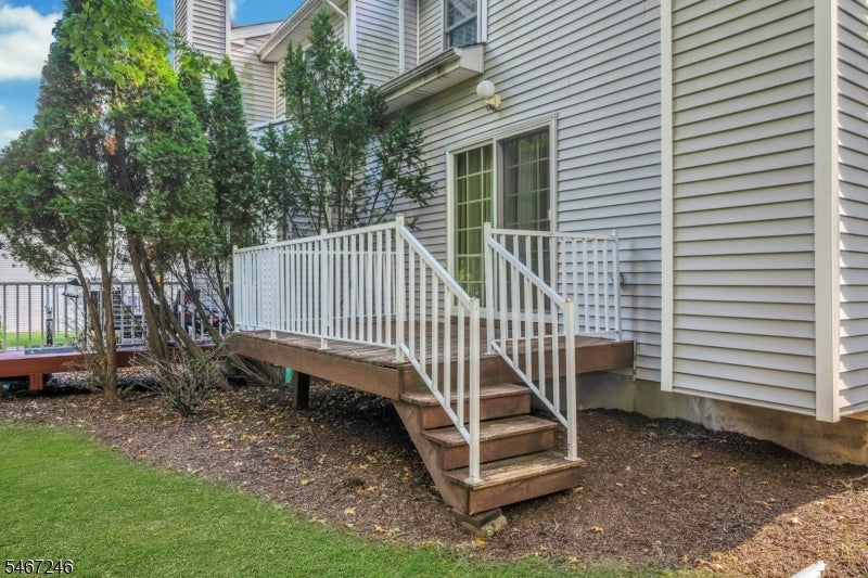 84 Emily Pl