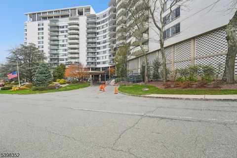 1 Claridge Dr 726 Verona Twp. NJ 07044