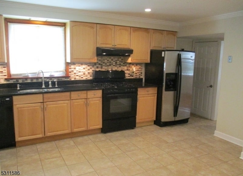 59 Summit Ave