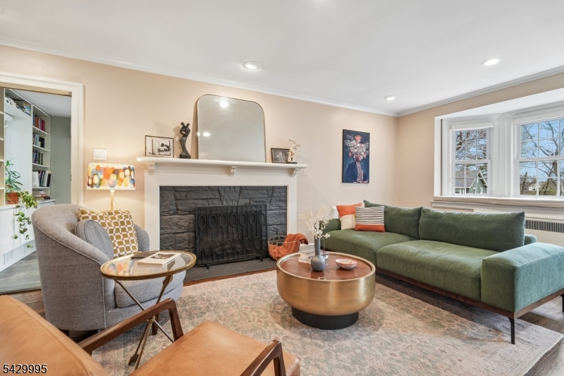 289 Western Dr S.