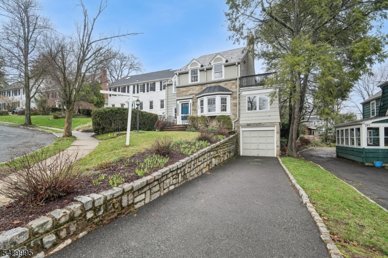 289 Western Dr S.