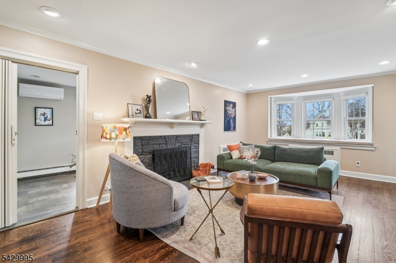 289 Western Dr S.