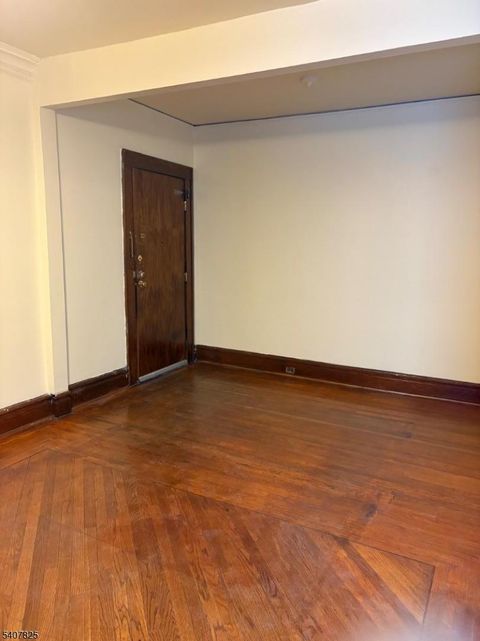 63 Lindsley Ave 1 Newark City NJ 07106