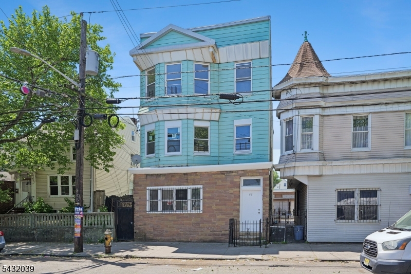 55 Hawkins St