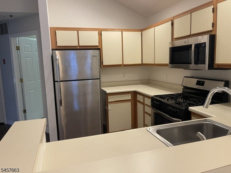 303 Chatfield Dr