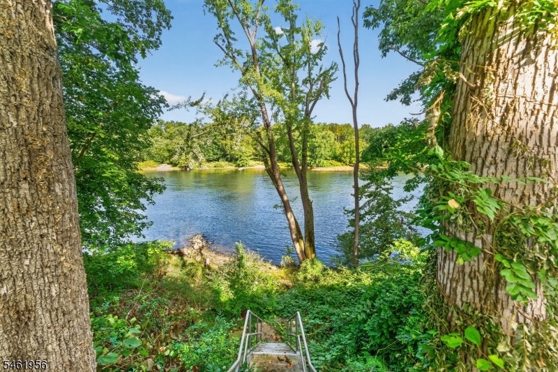 3097 River Rd