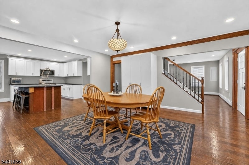 3097 River Rd