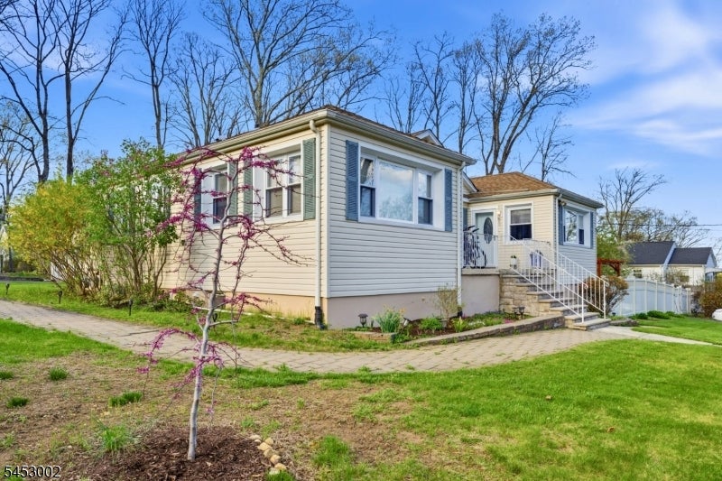 7 Valley Rd B