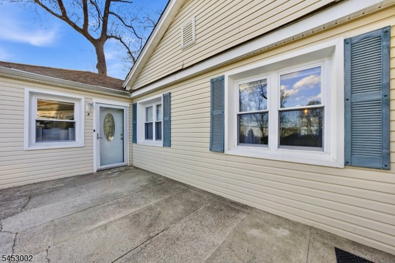 7 Valley Rd B