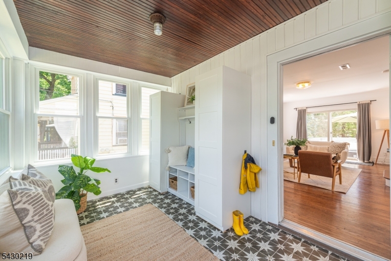 35 Howe Ave
