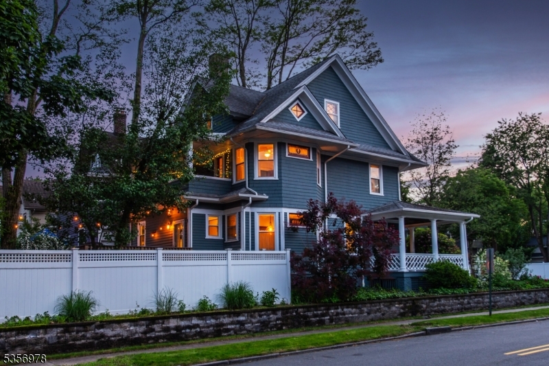 32 Morse Ave