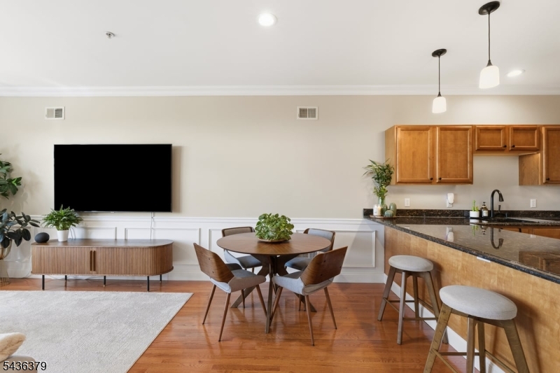 1677 Springfield Ave -15 15
